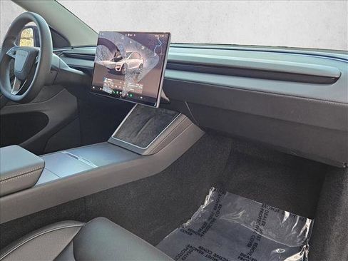 Used 2026 Tesla Model Y Performance image 22