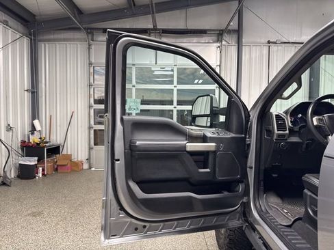 Used 2020 Ford F250 Lariat image 7