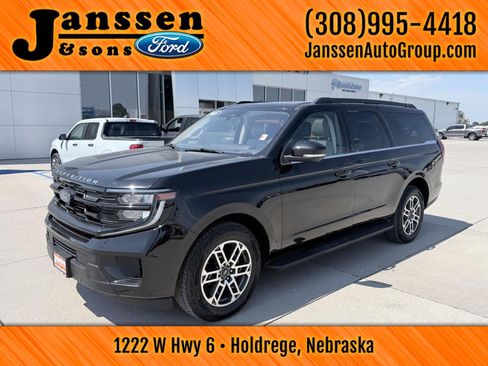 Used 2025 Ford Expedition Max Active AWD/4WD image 2