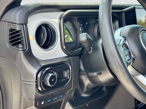 Used 2024 Jeep Wrangler Unlimited Sahara AWD/4WD image 10