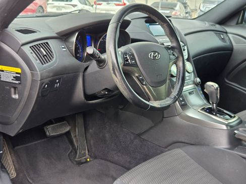 Used 2015 Hyundai Genesis 3.8 RWD image 12