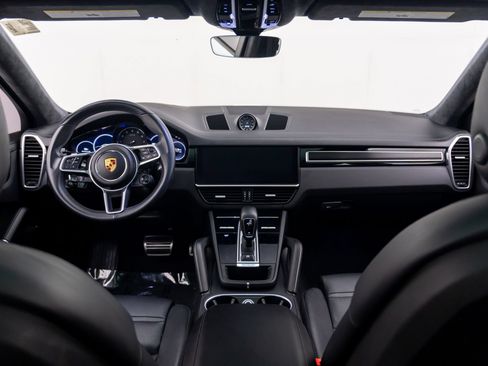 Certified 2021 Porsche Cayenne GTS w/ Premium Package Plus AWD/4WD image 17