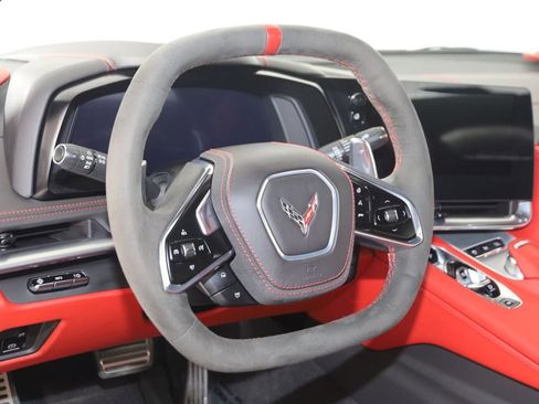 Used 2023 Chevrolet Corvette Stingray Premium Conv w/ Z51 Performance Package RWD image 7
