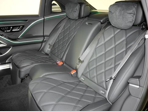 Used 2025 Mercedes-Benz Maybach S 680 4MATIC image 35