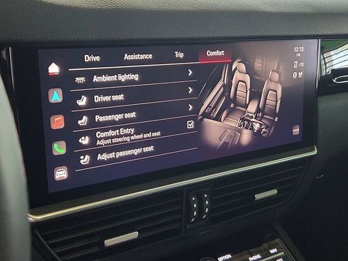Used 2023 Porsche Cayenne AWD/4WD image 25
