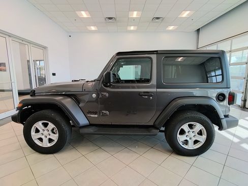 Used 2021 Jeep Wrangler Sport AWD/4WD image 6