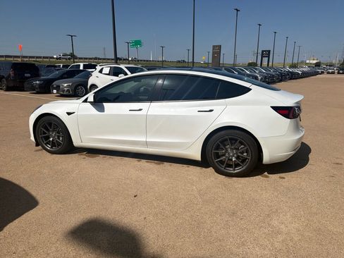 Used 2022 Tesla Model 3 RWD image 7