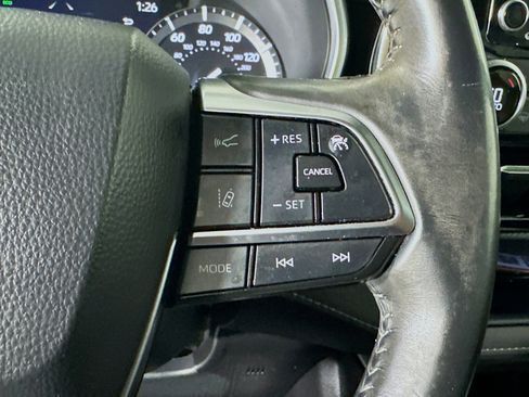 Used 2021 Toyota Highlander XSE FWD image 17