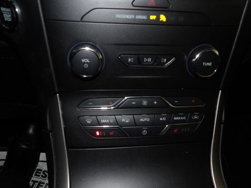 Used 2020 Ford Edge SEL w/ Cold Weather Package AWD/4WD image 14