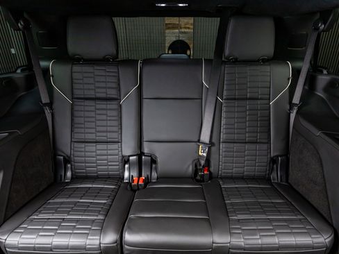 Used 2025 Cadillac Escalade V image 38