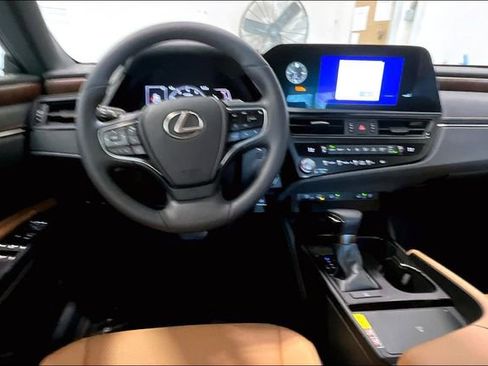 Used 2023 Lexus ES 350 w/ Premium Package image 8