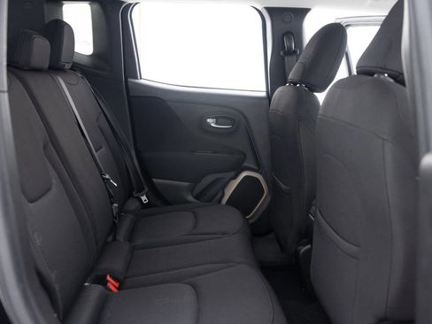 Used 2016 Jeep Renegade Latitude FWD image 29