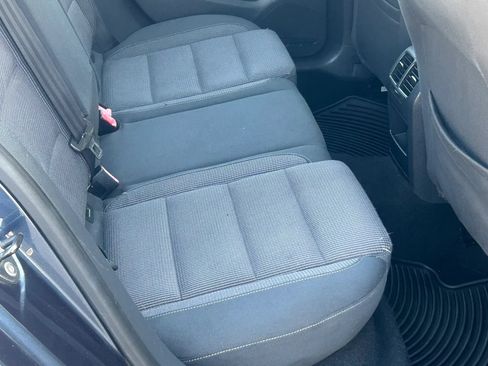 Used 2011 Volkswagen Golf TDI FWD image 16