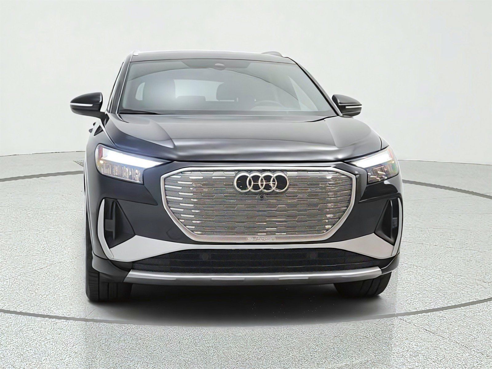 Used 2023 Audi Q4 e-tron Premium w/ Convenience Package AWD/4WD image 2