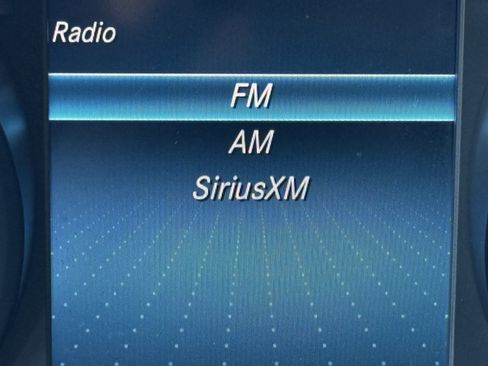 Used 2022 Mercedes-Benz GLC 300 image 27