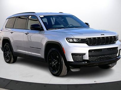 Used 2024 Jeep Grand Cherokee L Laredo