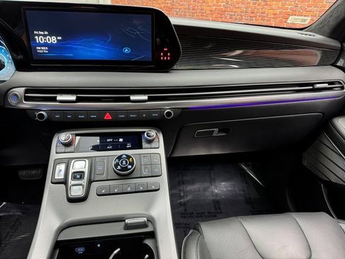 Used 2024 Hyundai Palisade Calligraphy image 17
