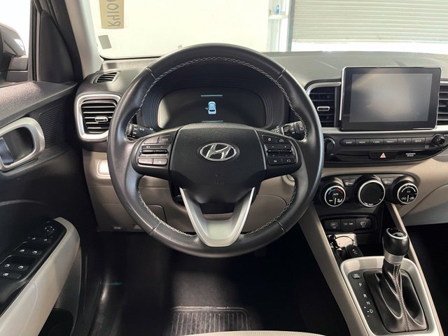 Used 2025 Hyundai Venue SEL FWD image 22