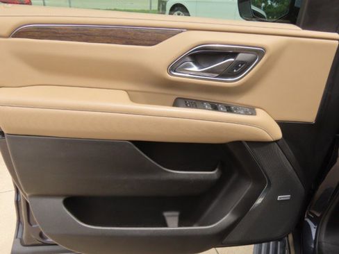 Used 2022 Chevrolet Tahoe Premier AWD/4WD image 24