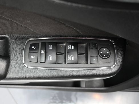 Used 2023 Dodge Charger SXT RWD image 11