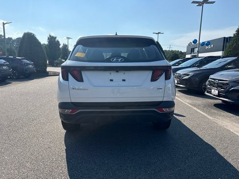 Used 2023 Hyundai Tucson SE AWD/4WD image 4