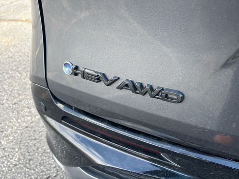 Used 2025 Toyota Sienna XSE w/ XSE Plus Package AWD/4WD image 7