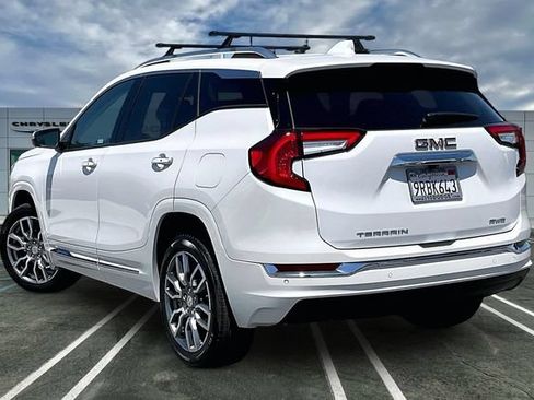 Used 2024 GMC Terrain Denali w/ Denali Premium Package AWD/4WD image 10
