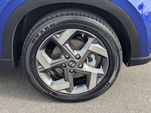 Used 2025 Hyundai Venue SEL image 11