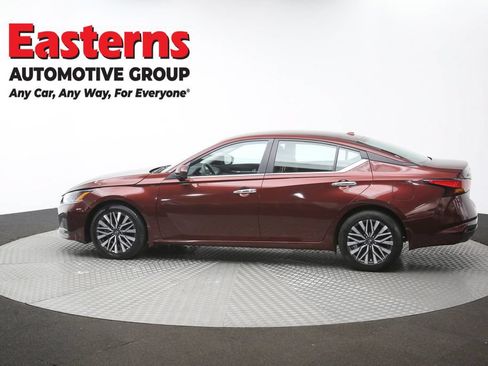 Used 2023 Nissan Altima 2.5 SV FWD image 60