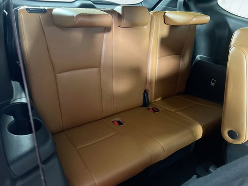 Used 2021 Toyota Highlander Platinum image 28