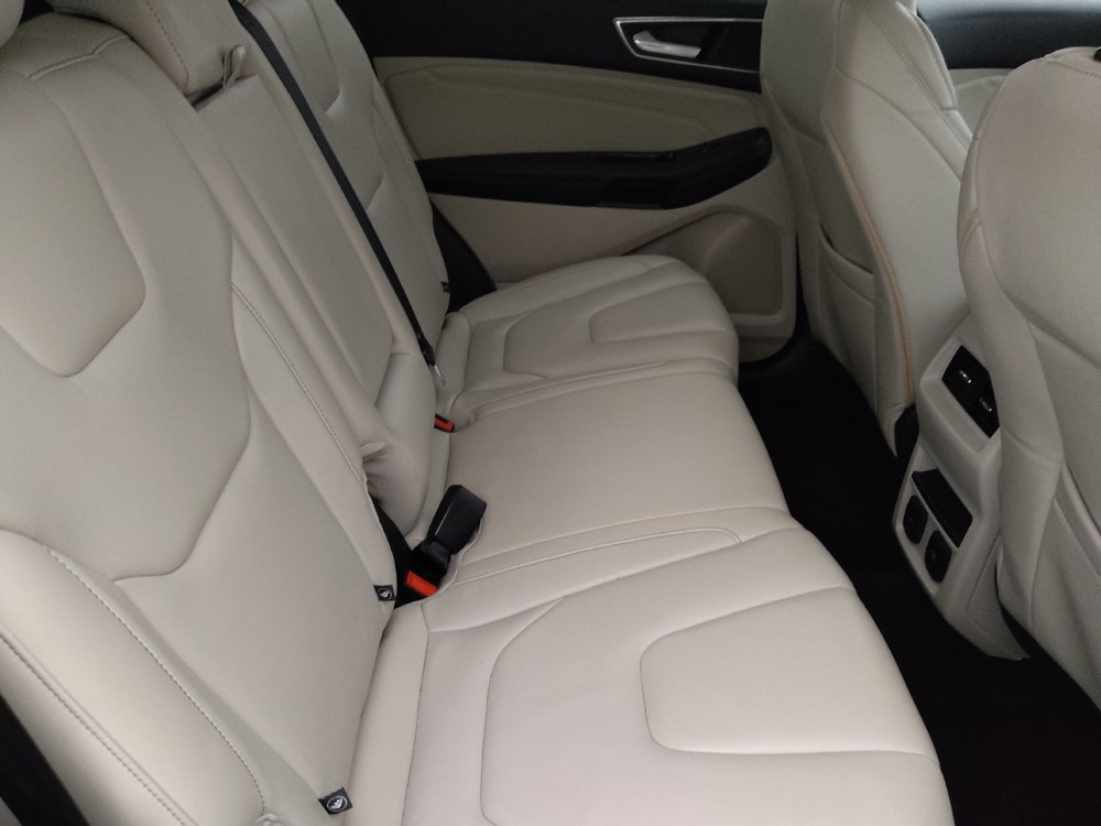 Used 2017 Ford Edge Titanium w/ Technology Package FWD image 19