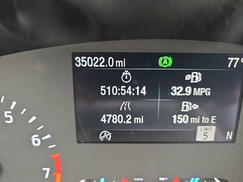 Used 2022 Ford Escape SE w/ SE Sport Appearance Package image 3