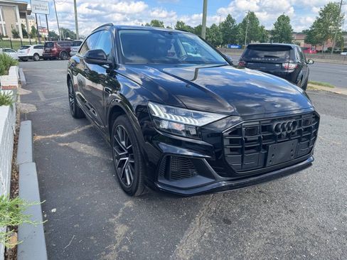 Used 2019 Audi Q8 Prestige w/ Luxury Package AWD/4WD image 6