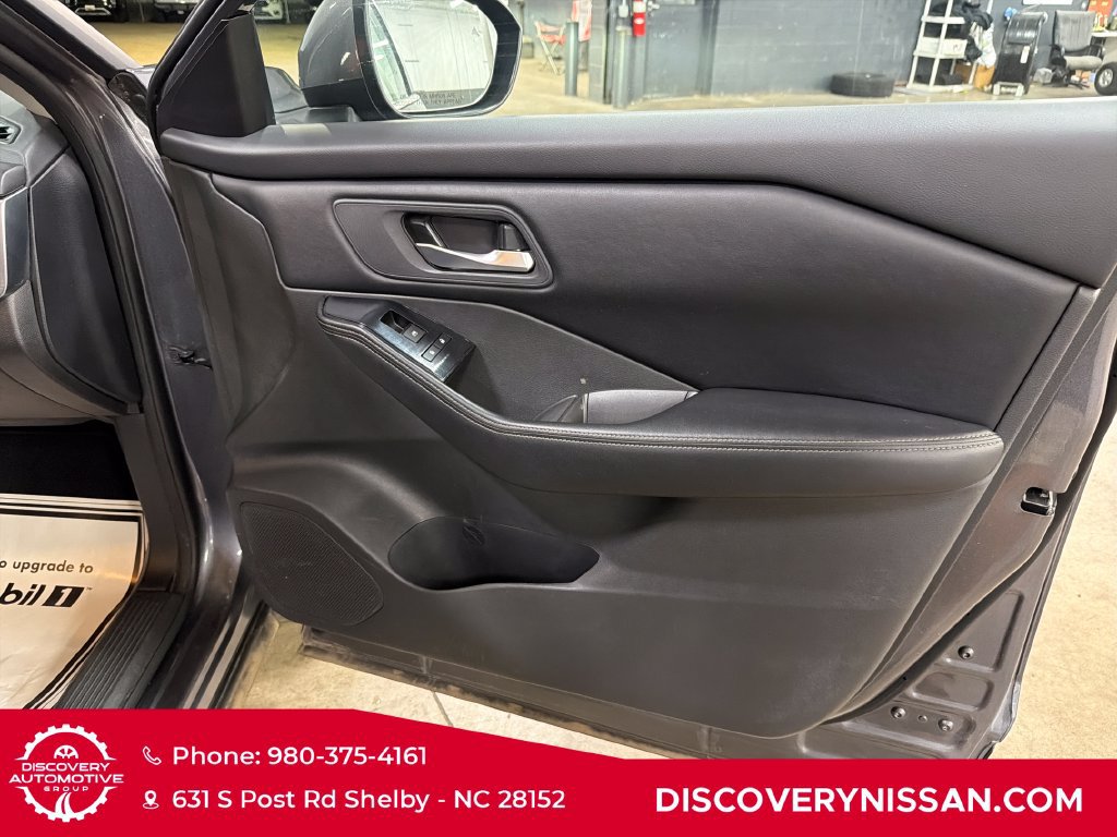 Certified 2025 Nissan Rogue SV AWD/4WD image 38