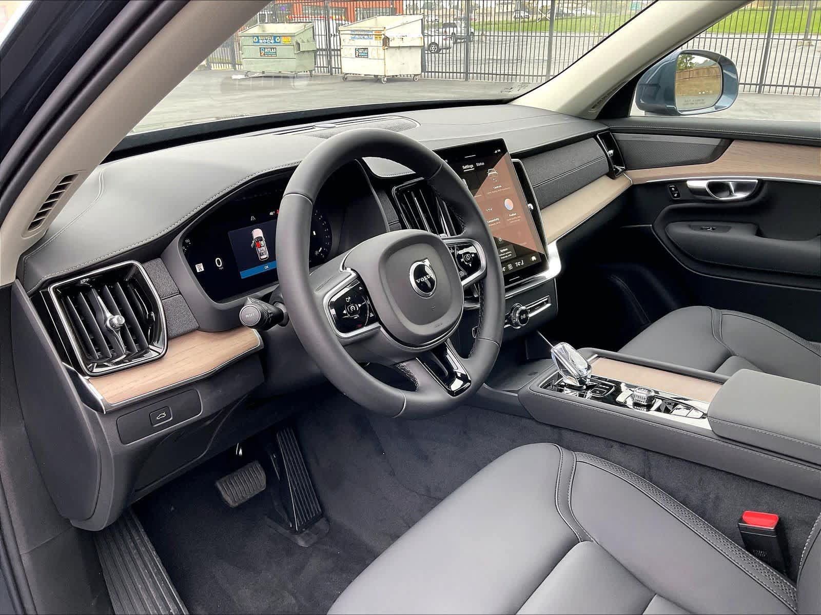 New 2026 Volvo XC90 B5 Plus w/ Protection Package AWD/4WD image 8