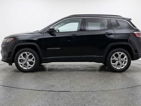 Used 2025 Jeep Compass Latitude image 3