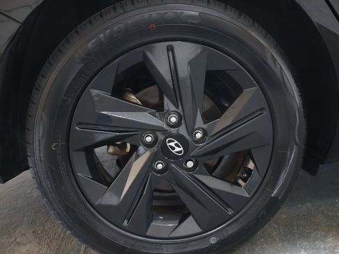 Used 2022 Hyundai Elantra SEL FWD image 33