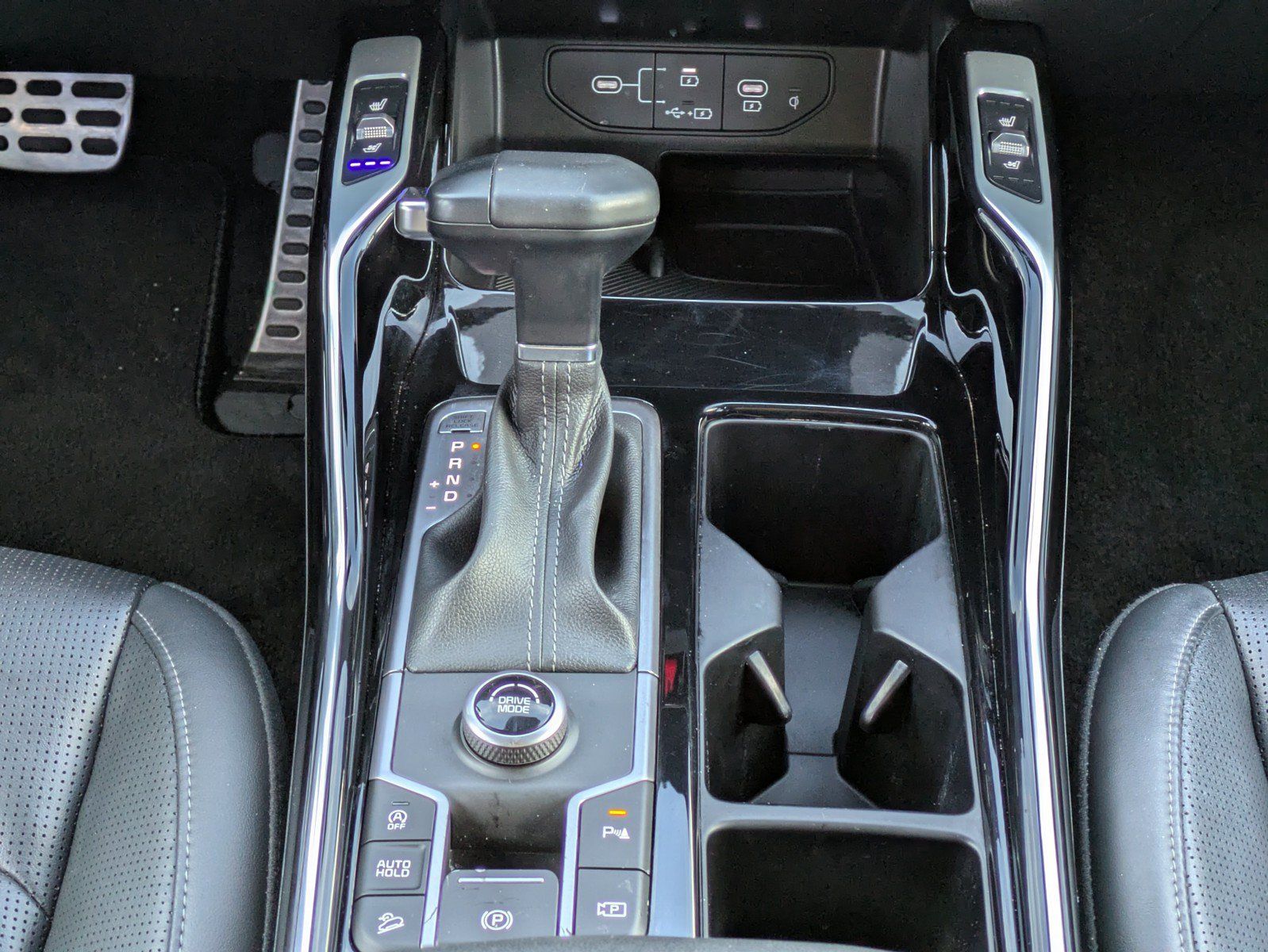 Certified 2025 Kia Sorento SX FWD image 17