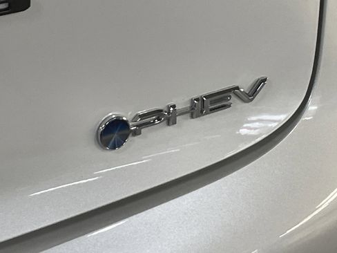 Used 2025 Toyota Prius Plug-In Hybrid FWD image 33