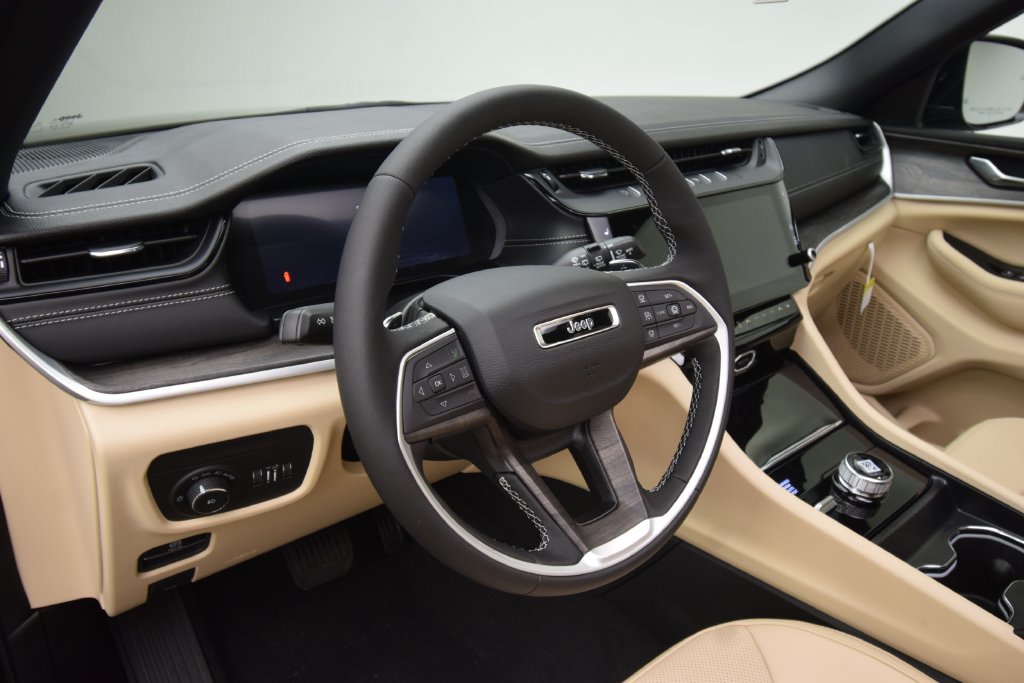 New 2027 Jeep Grand Cherokee Limited AWD/4WD image 37