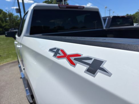 Used 2023 Chevrolet Silverado 1500 LT AWD/4WD image 8