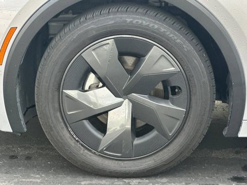 Used 2023 Toyota Prius LE FWD image 42