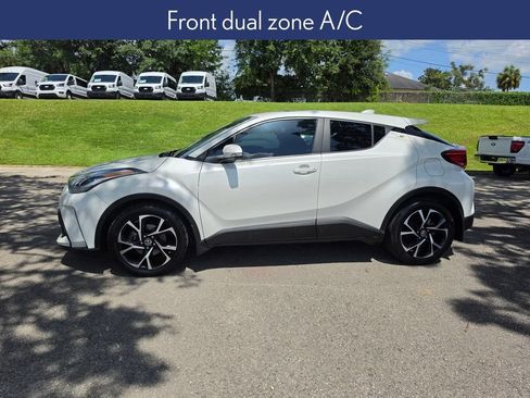 Used 2021 Toyota C-HR XLE FWD image 2