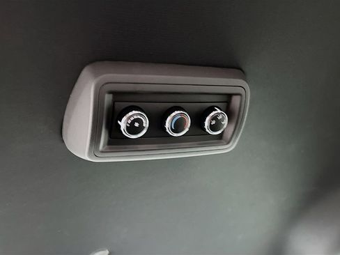 Used 2019 Dodge Grand Caravan SXT image 30