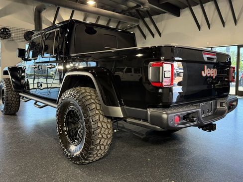 Used 2024 Jeep Gladiator Mojave image 9
