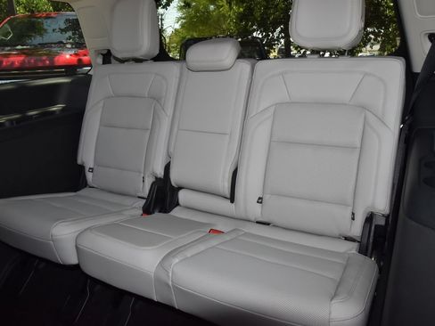 New 2026 Lincoln Navigator Reserve AWD/4WD image 15