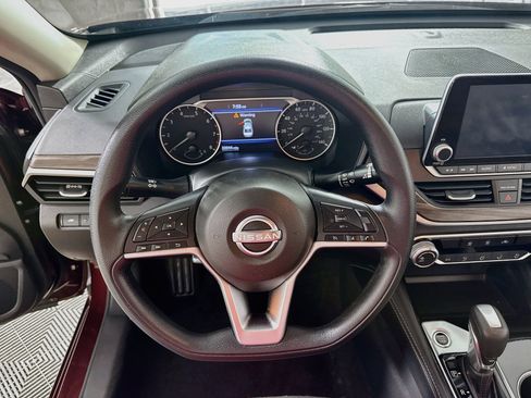 Used 2023 Nissan Altima 2.5 SV AWD/4WD image 14