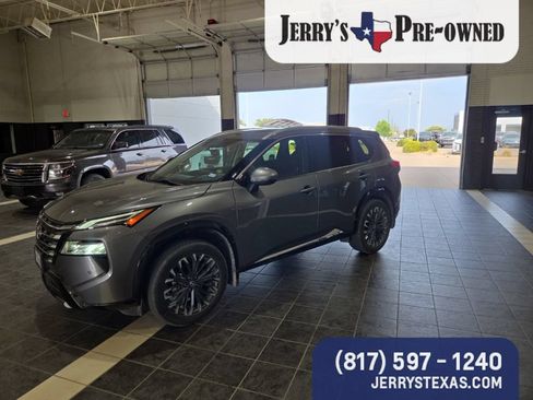 Used 2024 Nissan Rogue Platinum w/ Platinum Premium Package FWD image 1