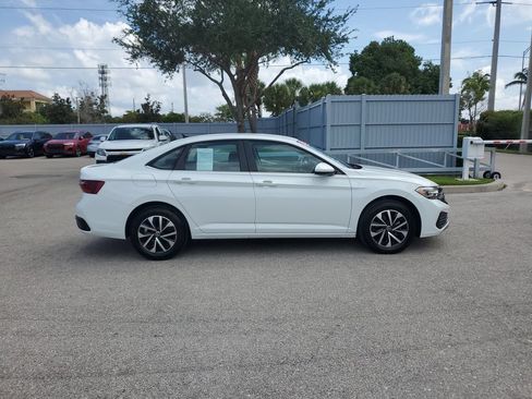 Certified 2024 Volkswagen Jetta S FWD image 4