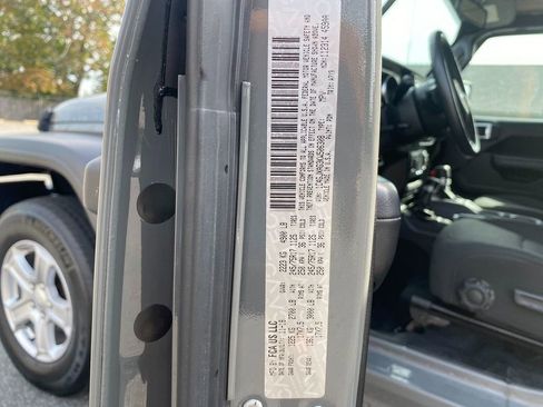 Used 2019 Jeep Wrangler Sport image 31